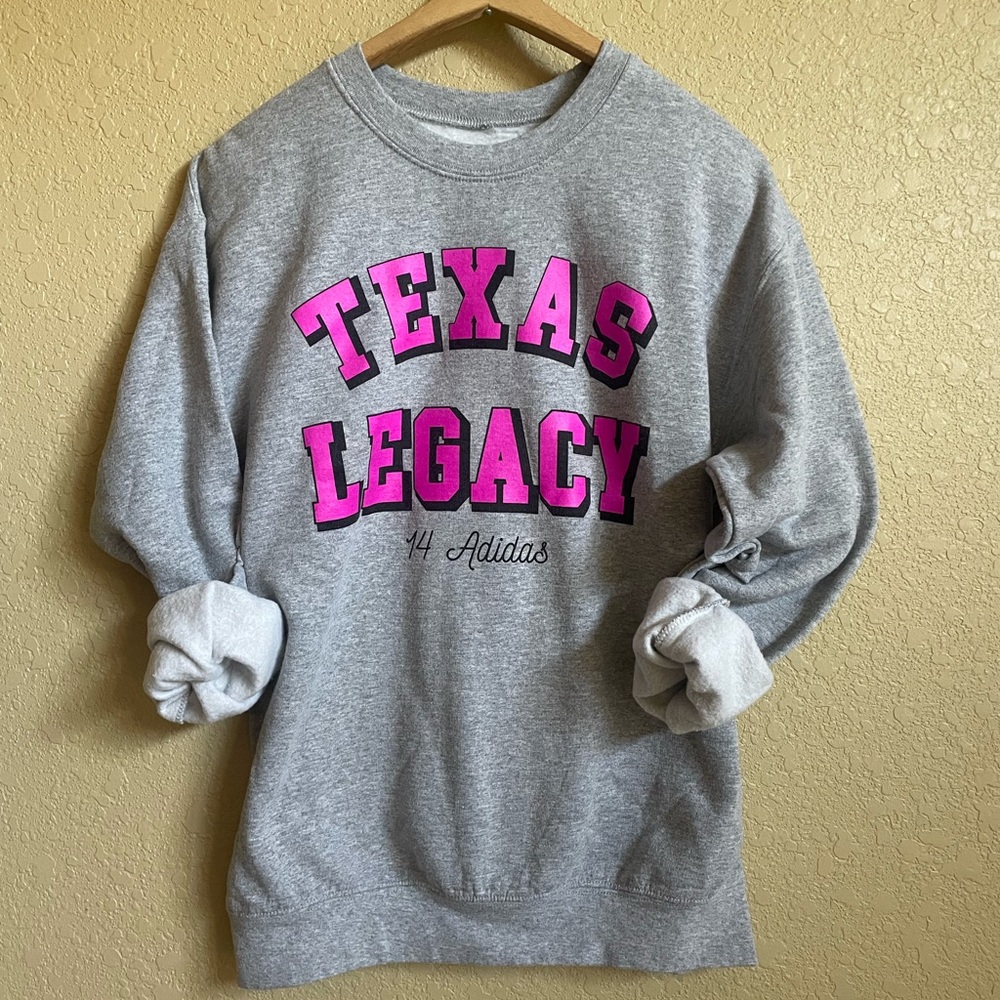 Vintage Style Sports Crew Neck Gildan Brand